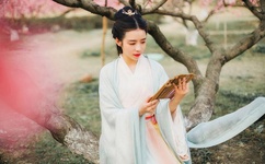 被部长玩弄的人妻HD